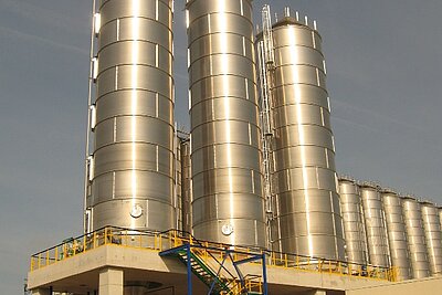 Außenansicht einer Polyethylenanlage