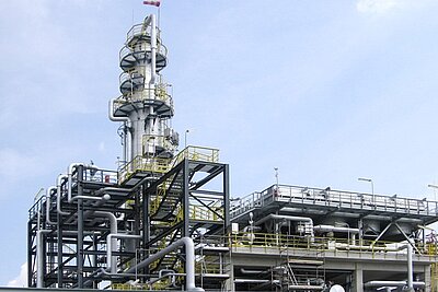 Außenansicht einer Entschwefelungsanlage