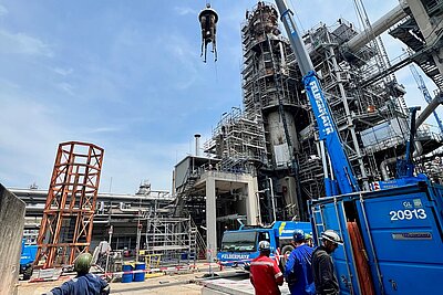 Einhub einer Anlagenkomponente in die FCC-Anlage