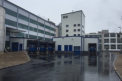 Außenansicht einer Kindernährmittelanlage