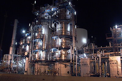 Biturox® Bitumenanlage bei Nacht